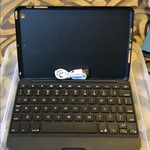 Zagg keyboard for iPad mini w/ charger